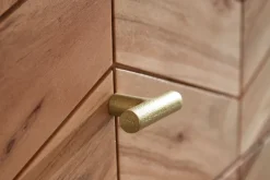 Massivholz Schubladenkommode 90cm Akazie Natur Kommode mit 3 Schubladen Sideboard Metall gold